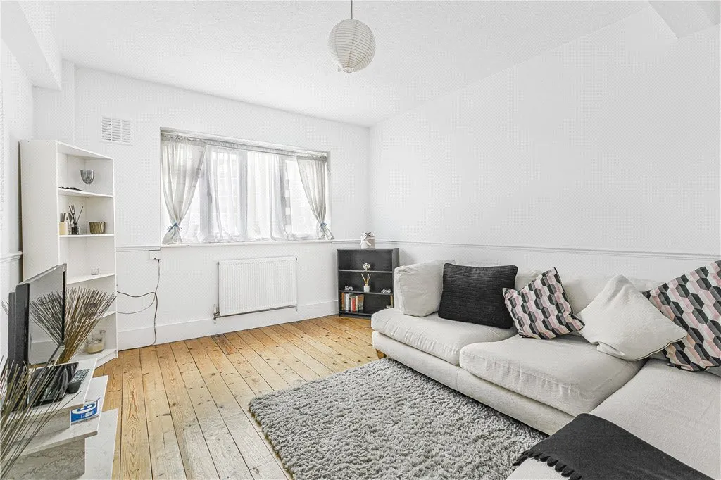 1 bed flat for sale, Brockham Drive, London, SW2