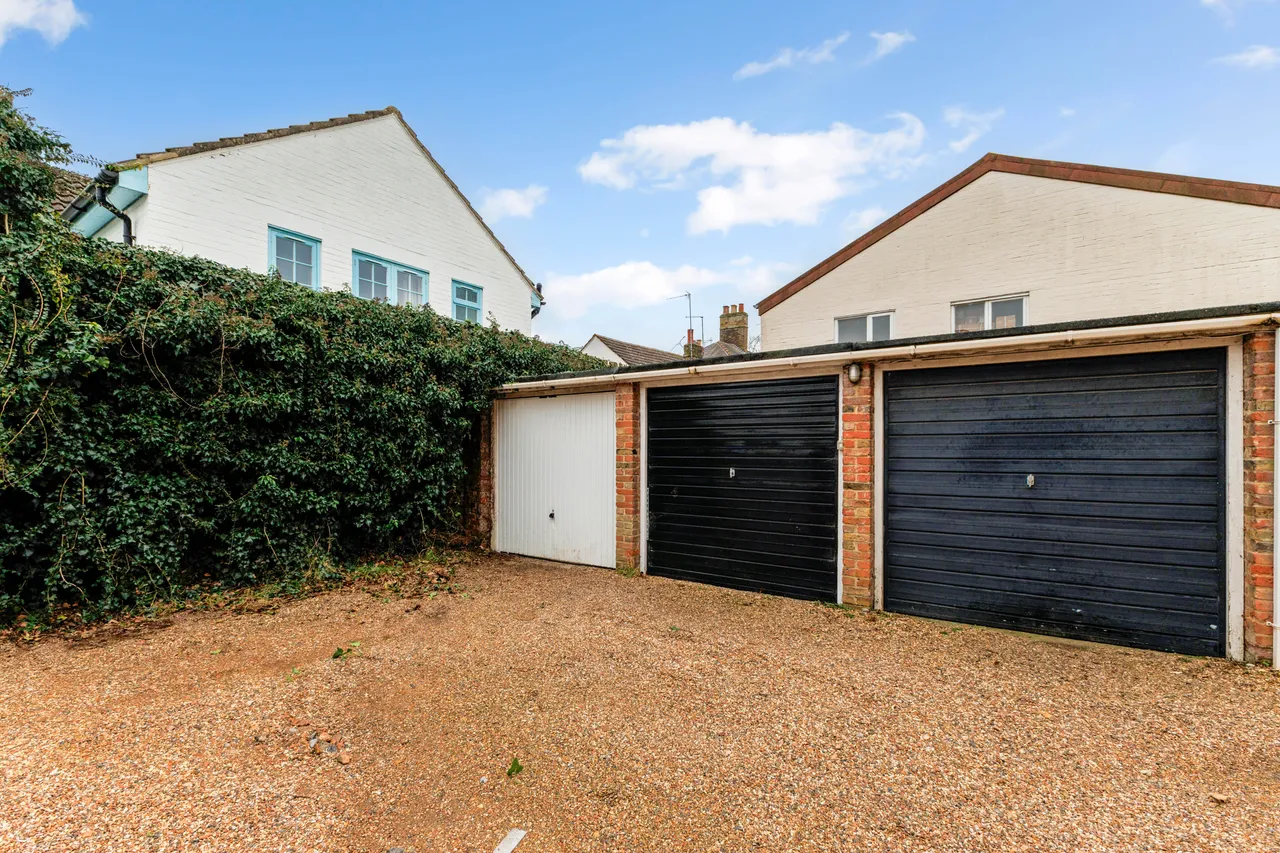 London Road, Datchet, SL3, photo 6