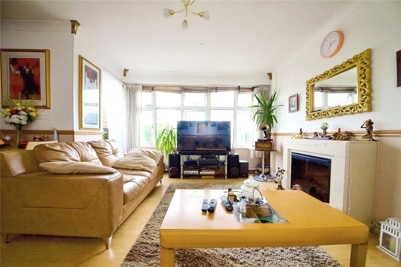 Market Parade, Leyton, E10, photo 10