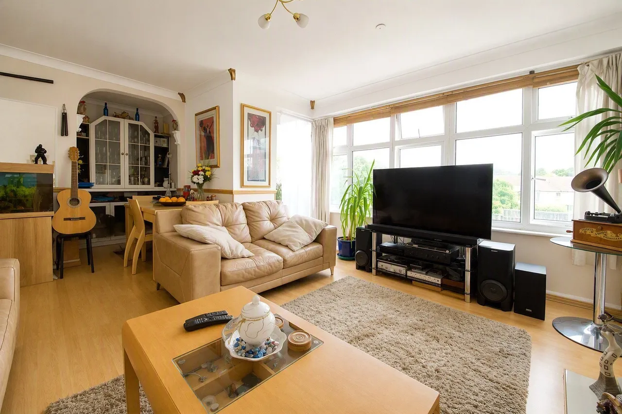 3 bed flat for sale — Market Parade, Leyton, E10