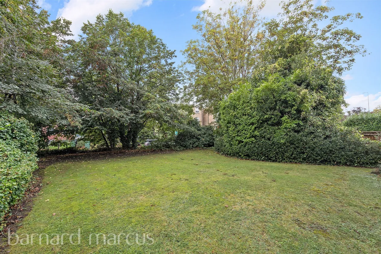 Egmont Road, Sutton, photo 8