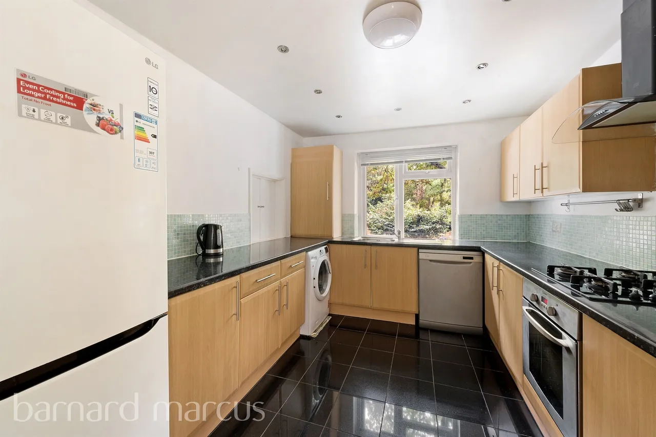 Egmont Road, Sutton, photo 4