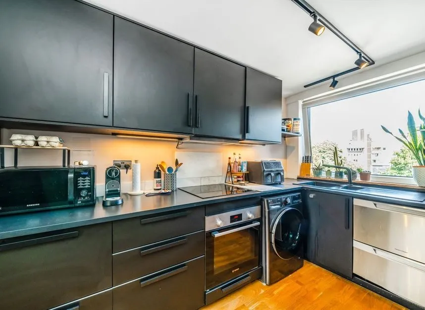 Augustus Close, Brentford, TW8, photo 4