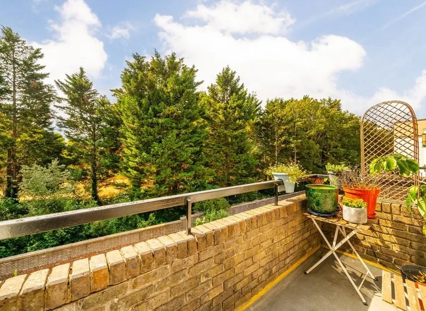 Augustus Close, Brentford, TW8, photo 8