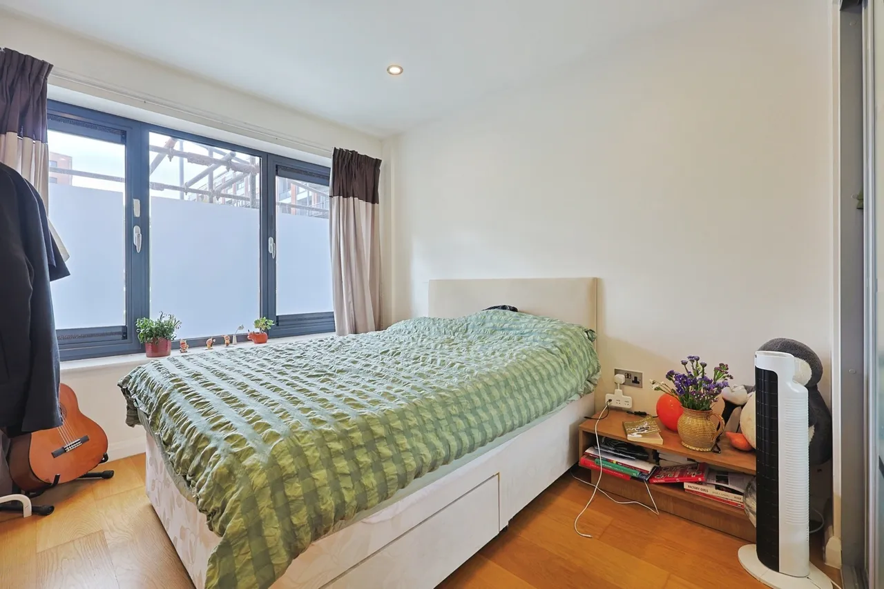 Larden Road, London, W3, photo 11