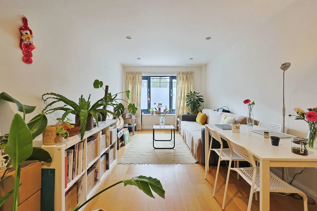1 bed flat to rent, Larden Road, London, W3