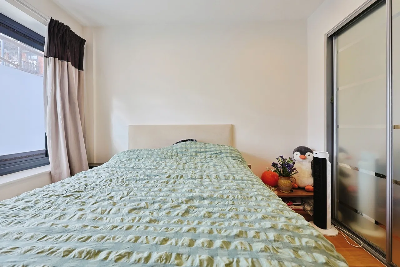 Larden Road, London, W3, photo 13