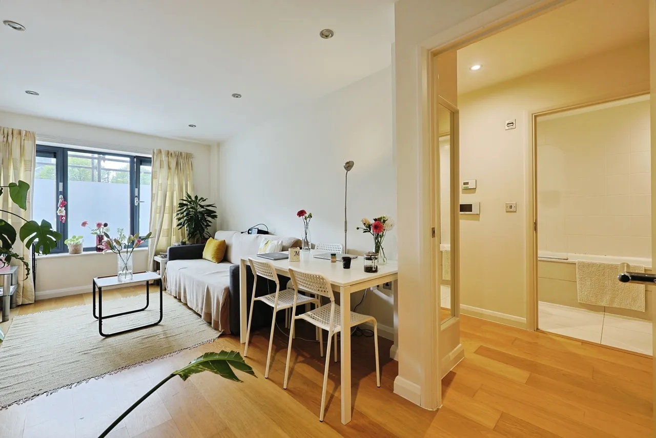 Larden Road, London, W3, photo 2