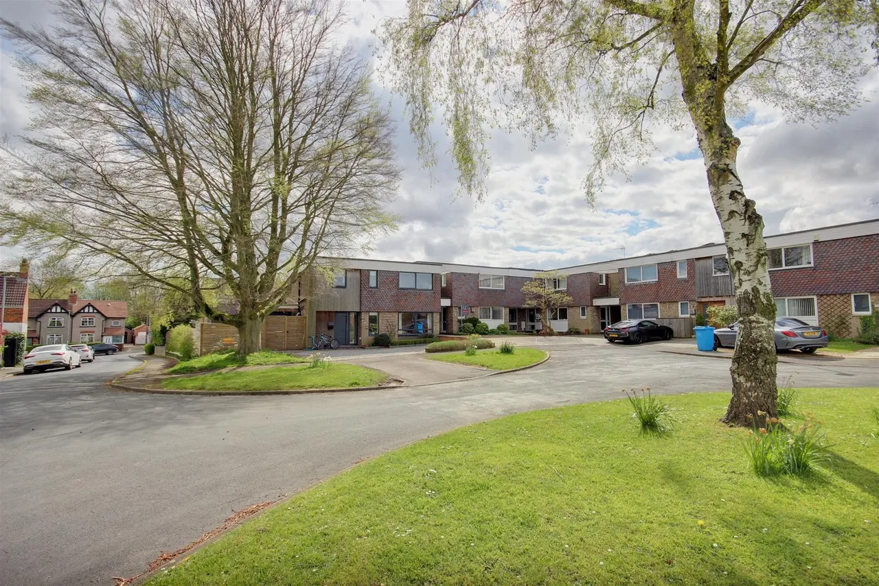 Priory Close, Swanland, photo 14
