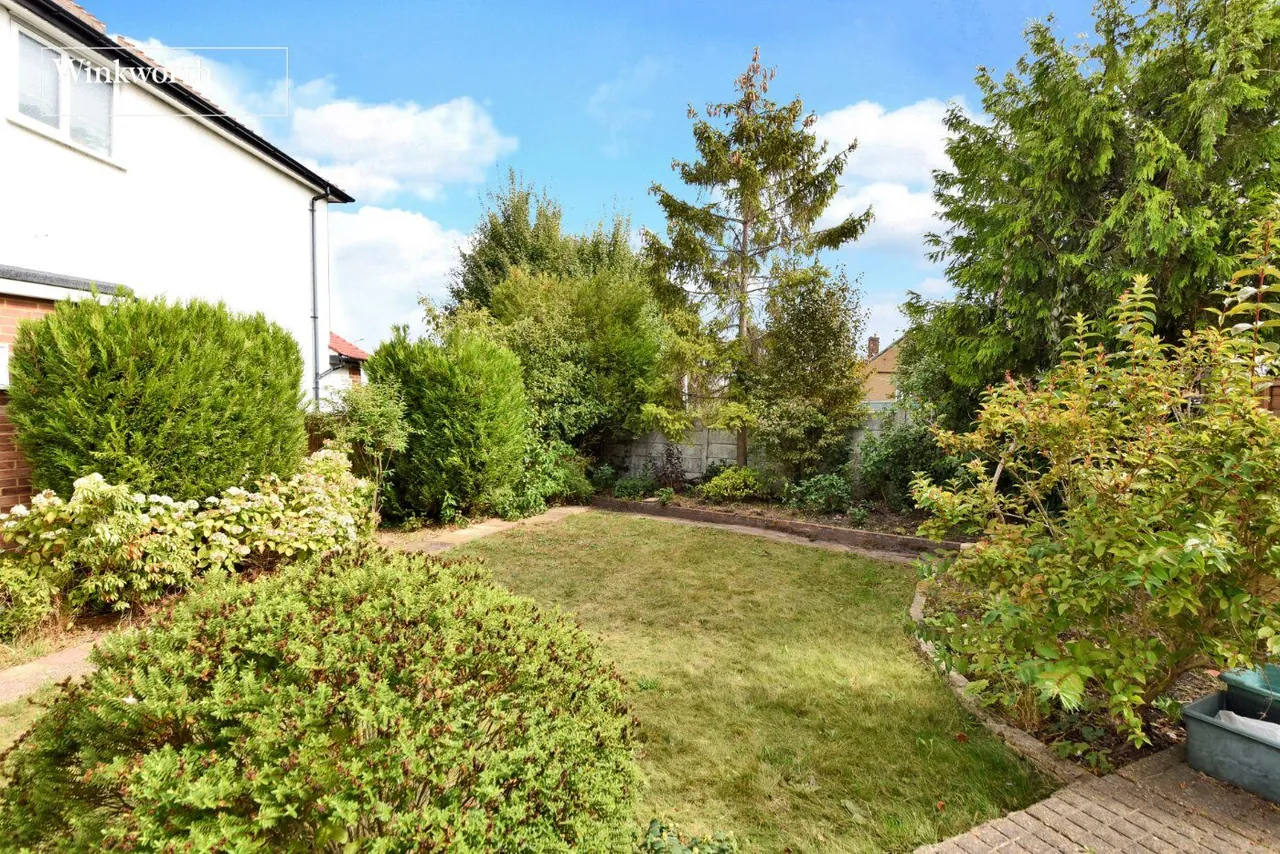Leyfield, Worcester Park, KT4, photo 14