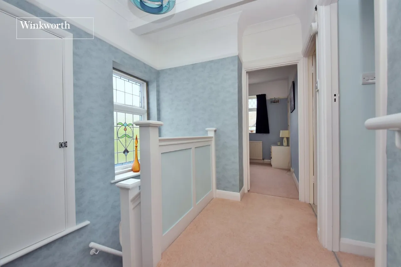 Leyfield, Worcester Park, KT4, photo 9