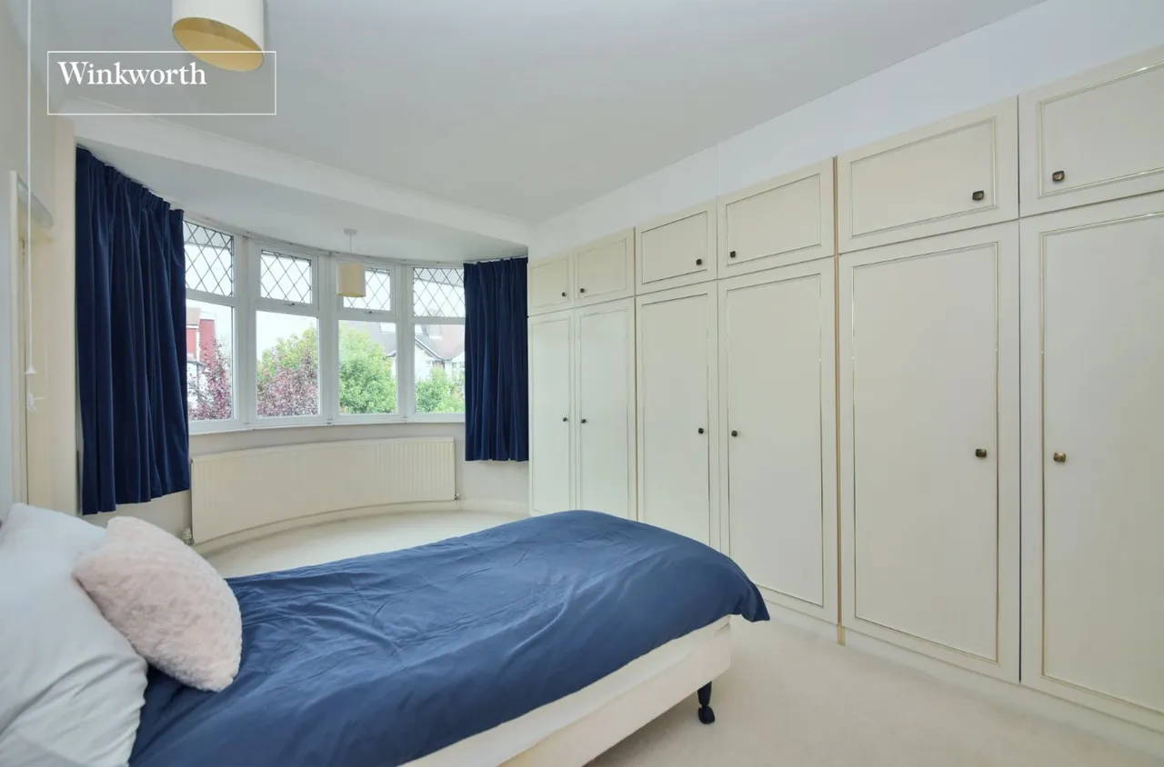 Leyfield, Worcester Park, KT4, photo 11