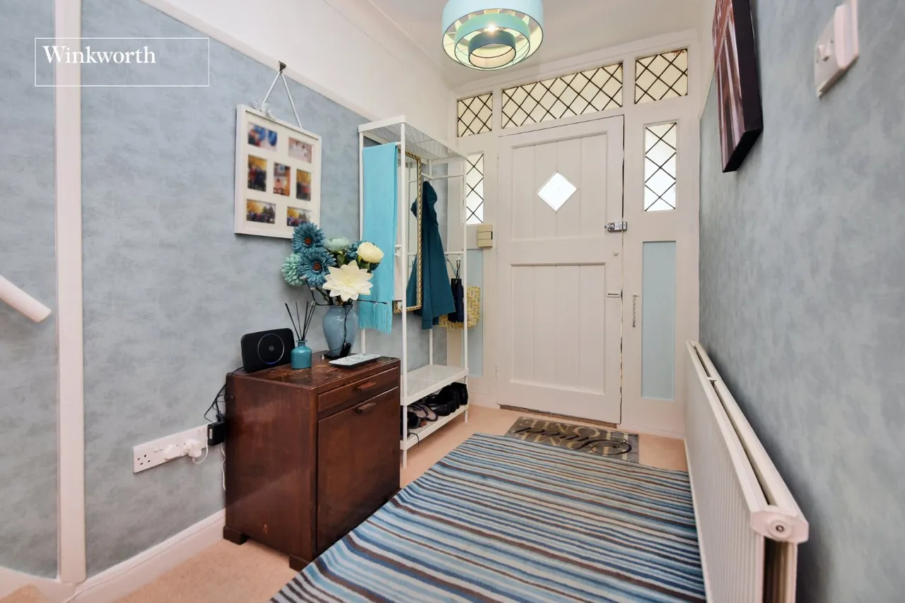 Leyfield, Worcester Park, KT4, photo 8
