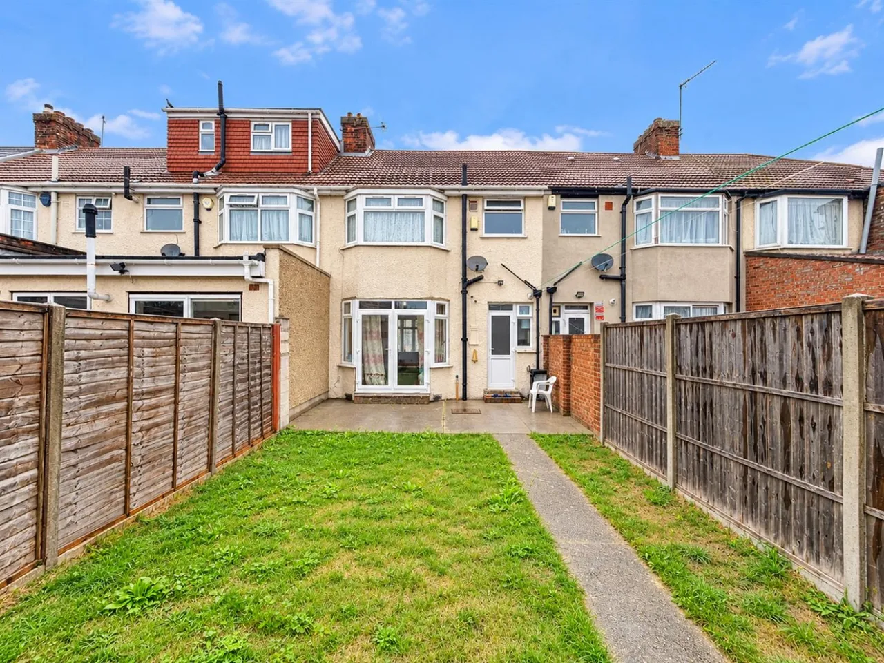 Terraced For SaleSt. Peters Road, Southall, UB1, photo 9