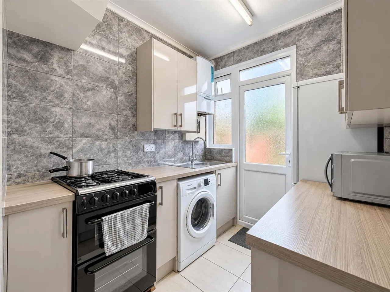 Terraced For SaleSt. Peters Road, Southall, UB1, photo 3