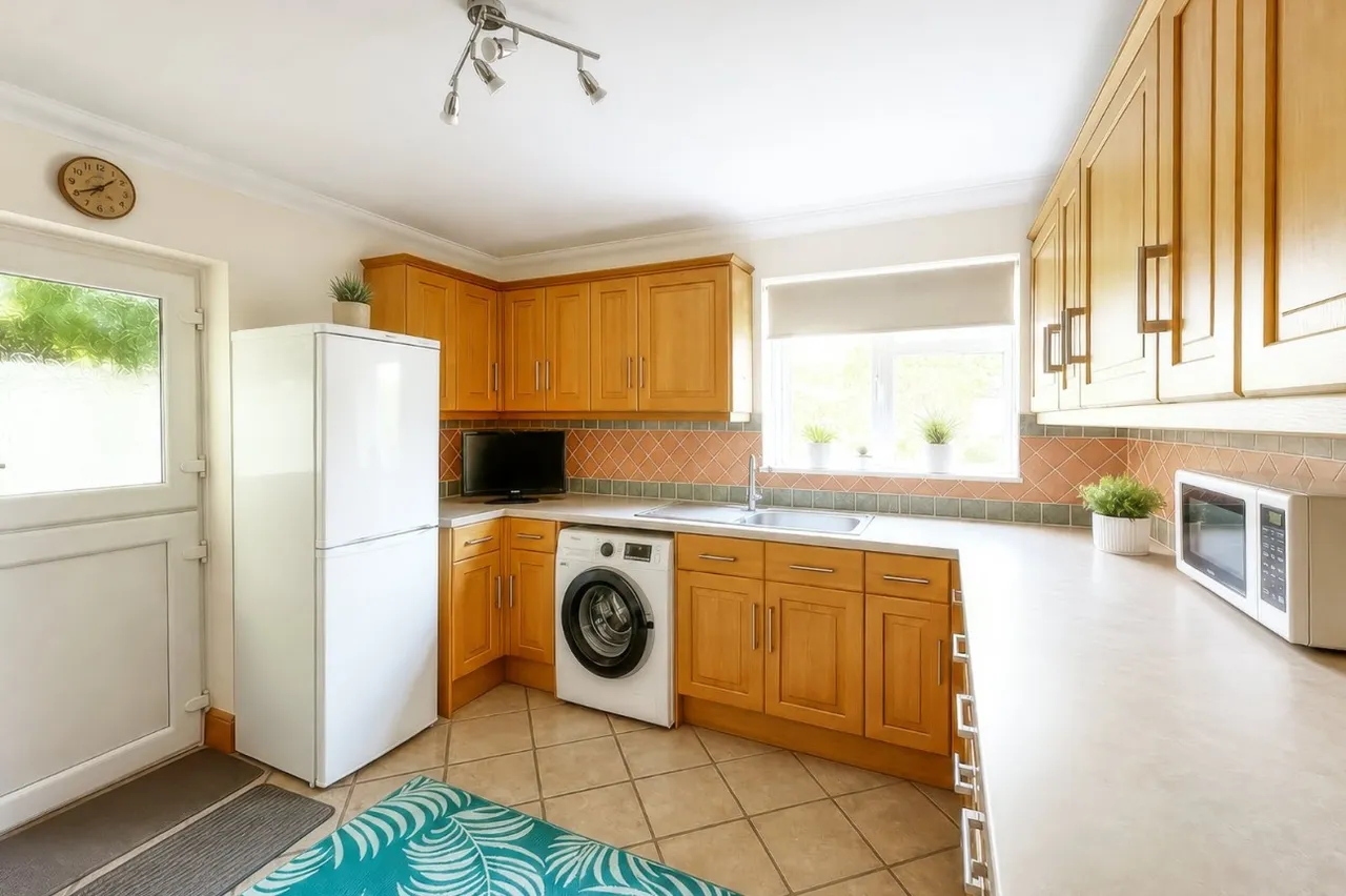 Worthing, BN13, photo 3