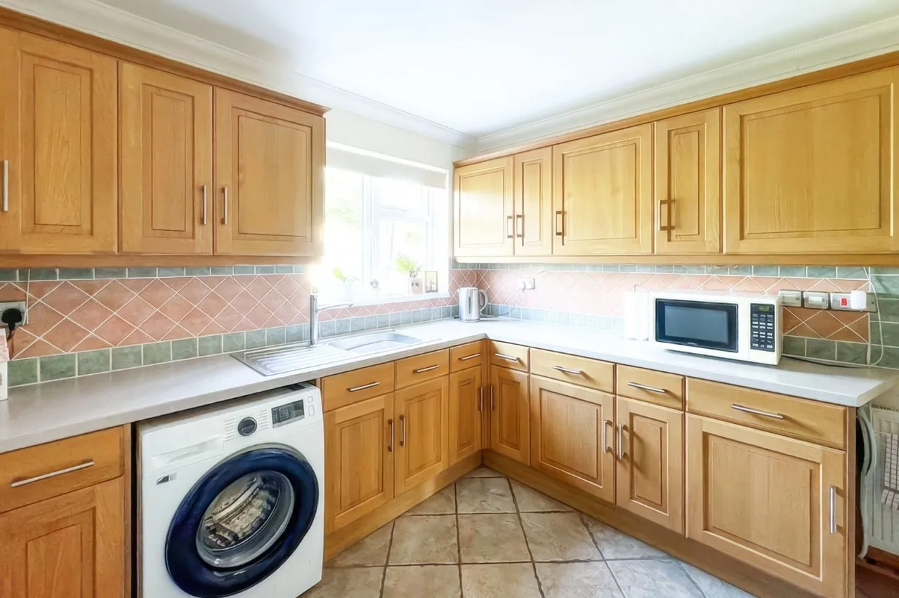 Worthing, BN13, photo 15