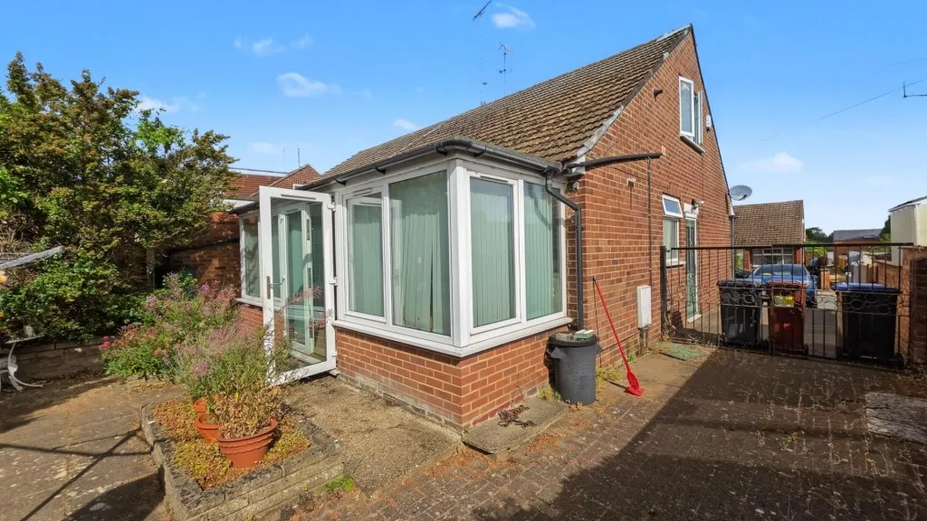 Thirlestane Crescent, Northampton, photo 11