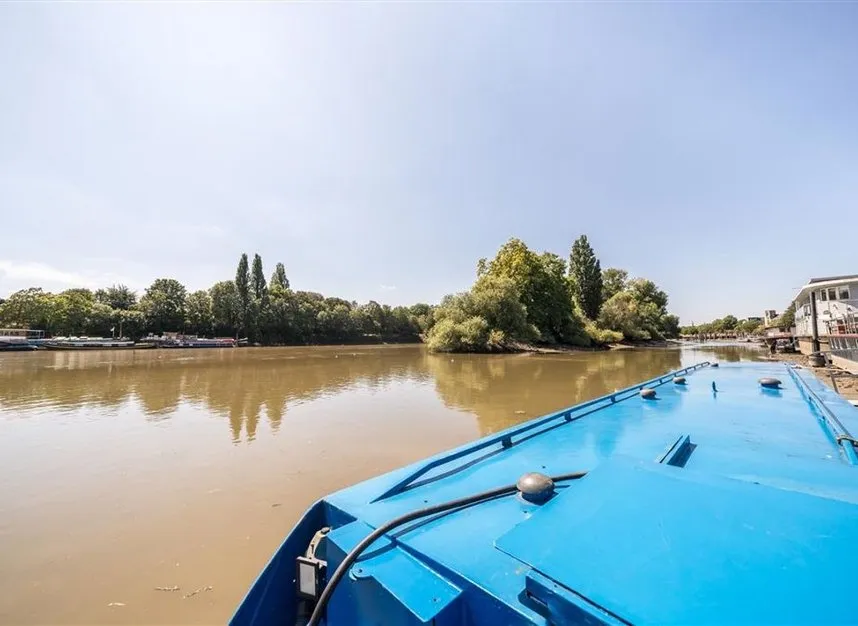 The Hollows, Brentford, TW8, photo 6