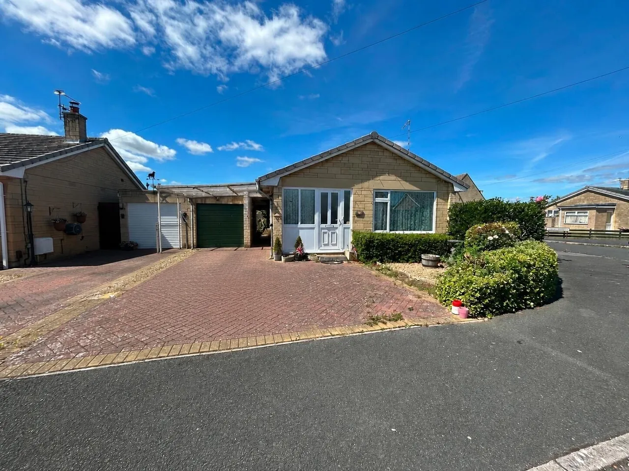 2 bed house for sale — Savernake Avenue, Melksham