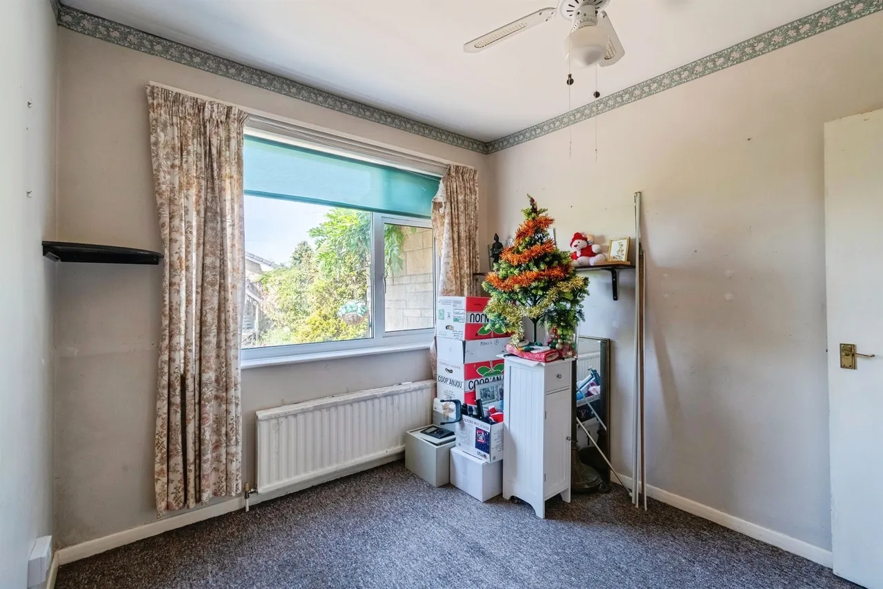 Savernake Avenue, Melksham, photo 9