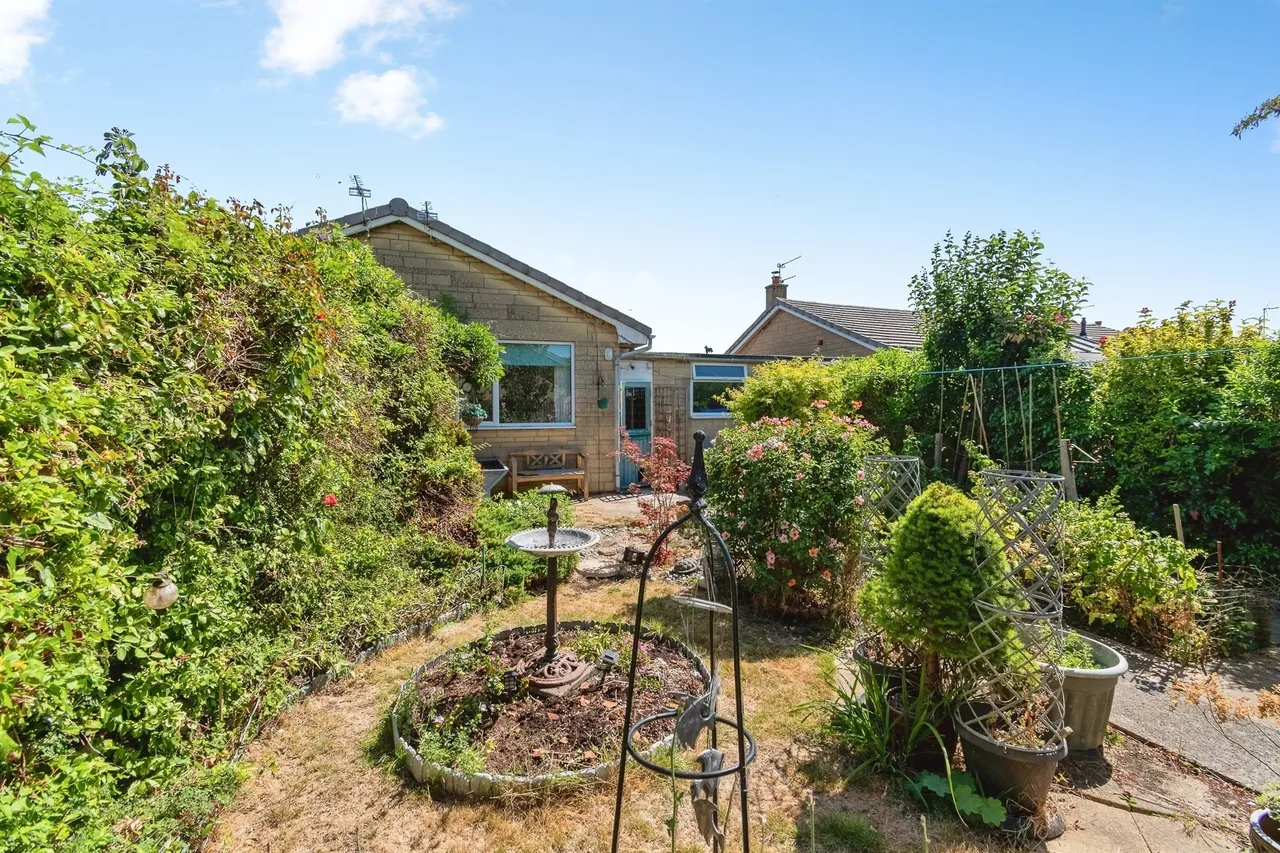 Savernake Avenue, Melksham, photo 11
