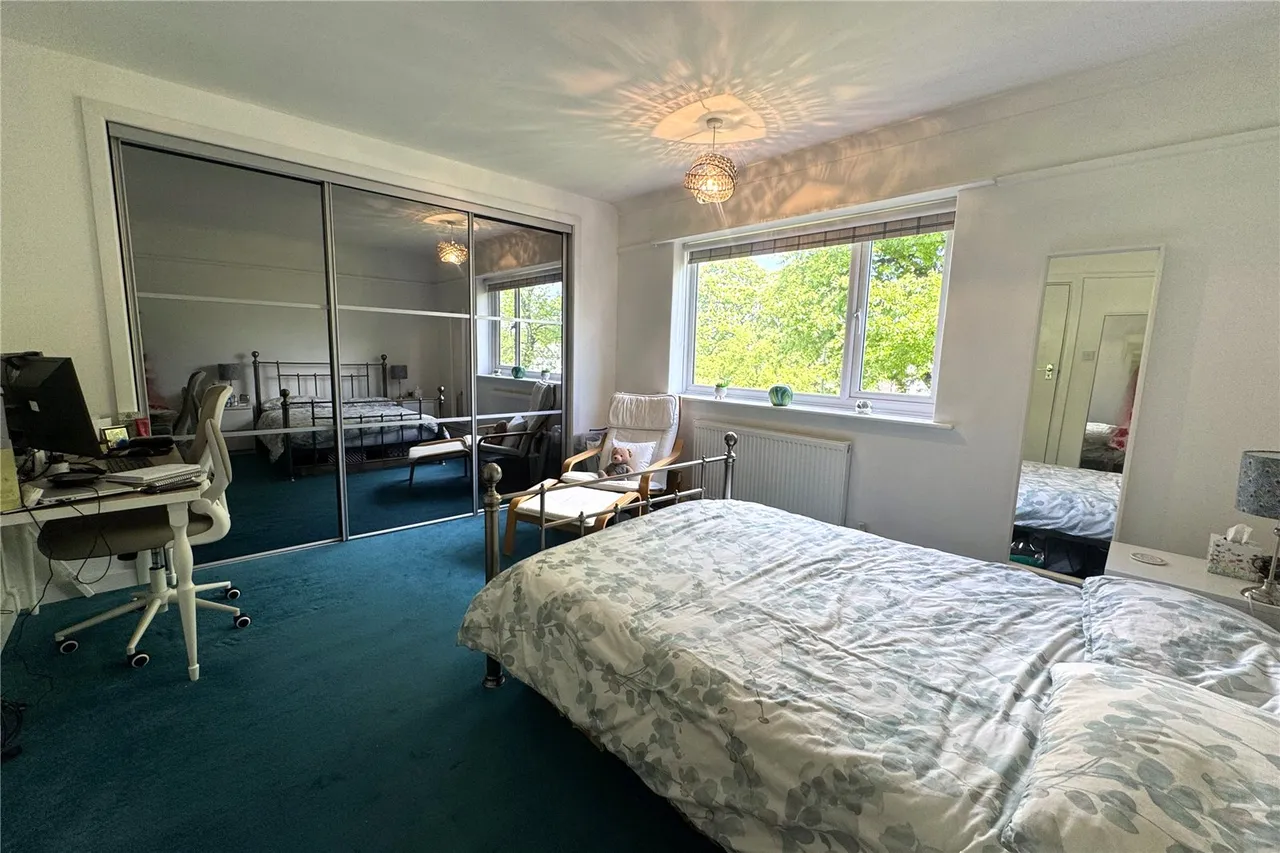 Alexandra Road, Farnborough, Hampshire, GU14 6DA, photo 4