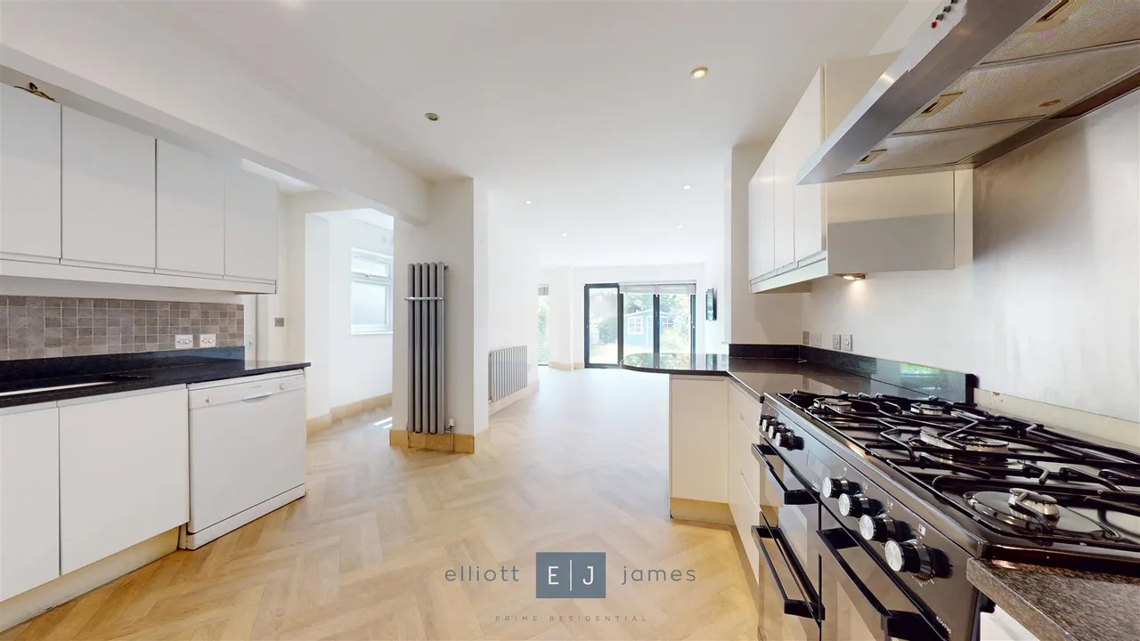 Meadow Road, Loughton, photo 5