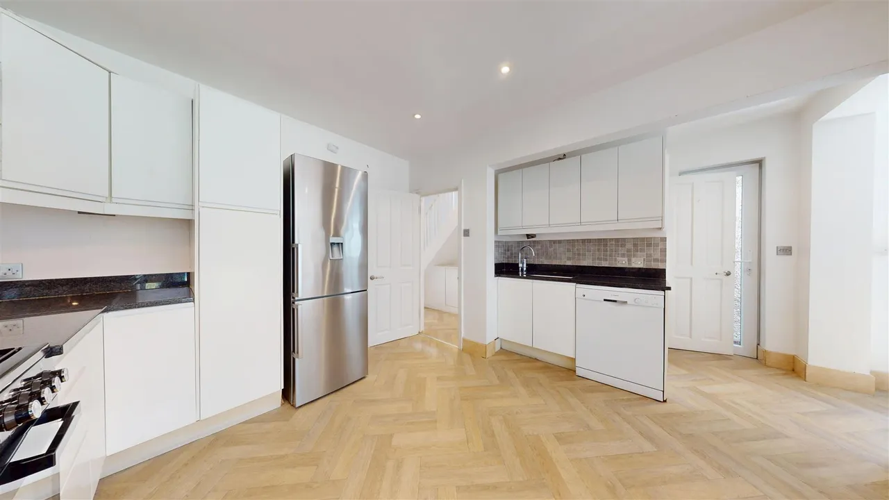 Meadow Road, Loughton, photo 6