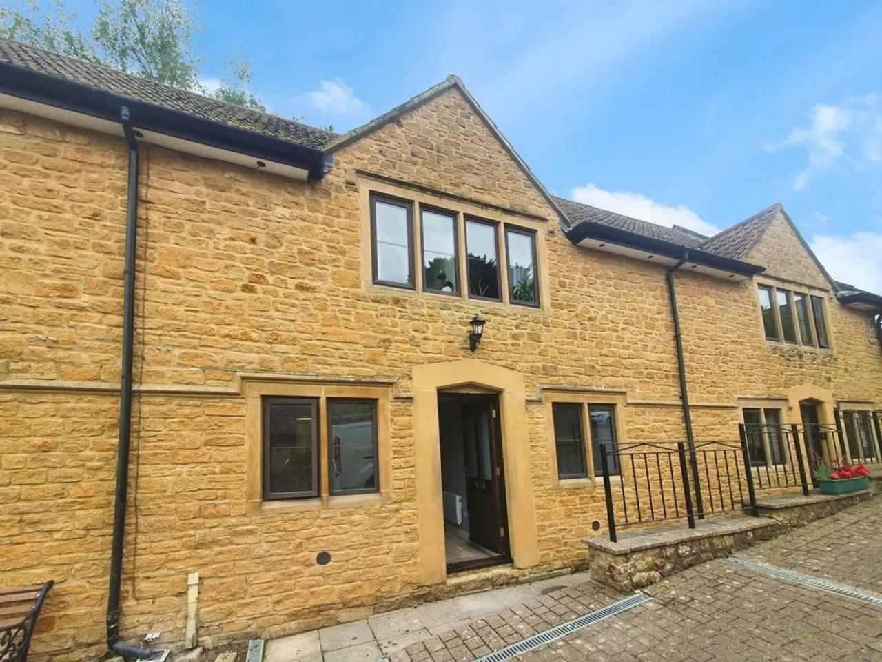 Harding's Court, South Petherton, TA13, photo 9