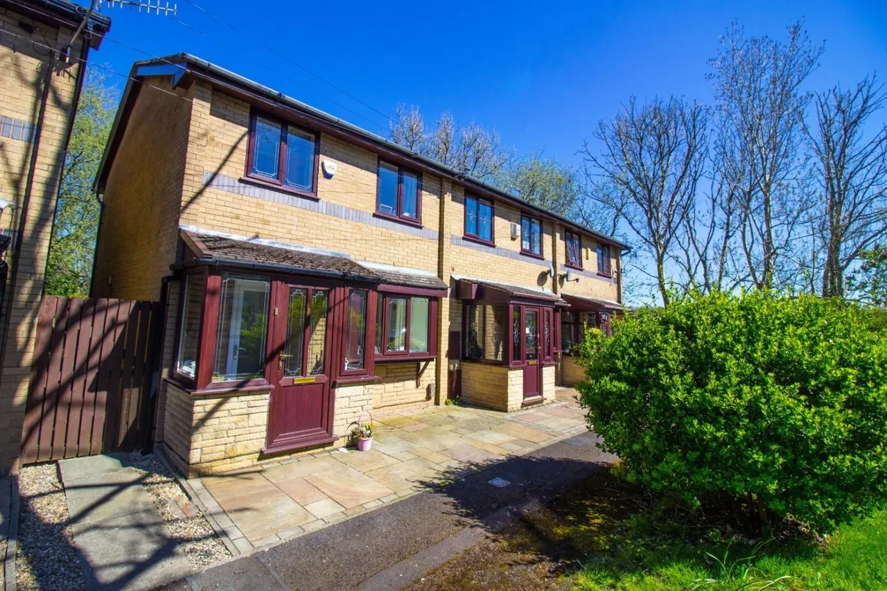 3 bed house for sale — Schofield Street, Darwen