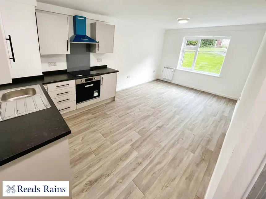 Gloucester Grange, Newcastle, ST5, photo 5