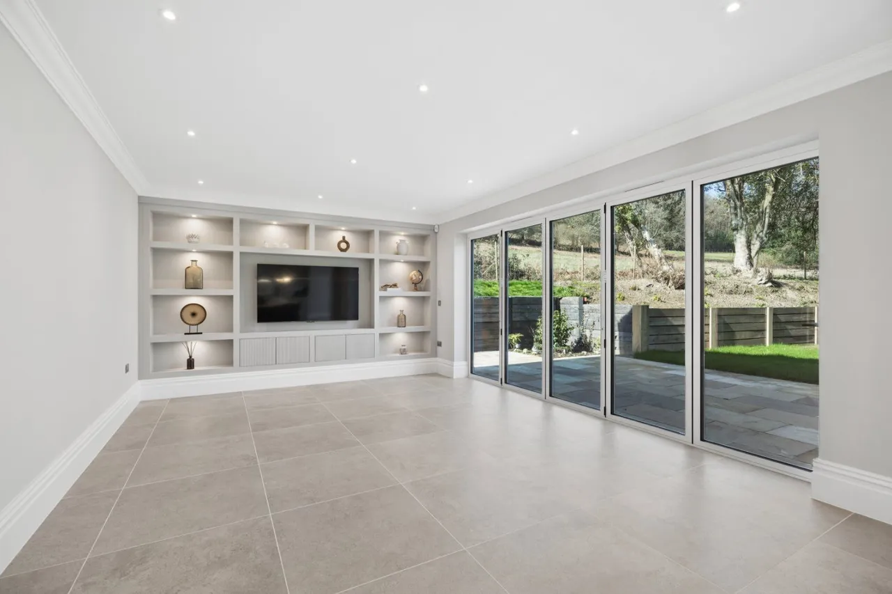 Critchmere Hill, Haslemere, Surrey, GU27 1LS, photo 10