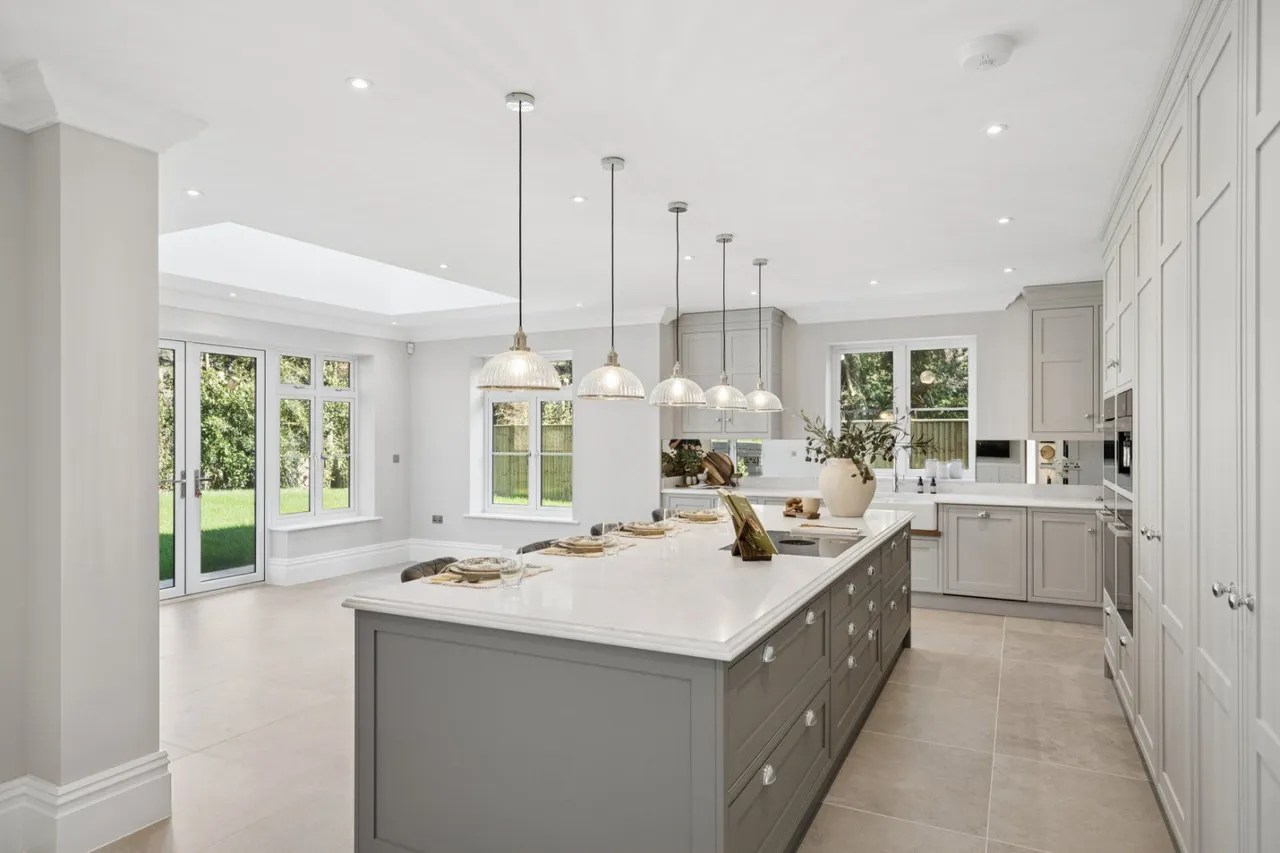 Critchmere Hill, Haslemere, Surrey, GU27 1LS, photo 3