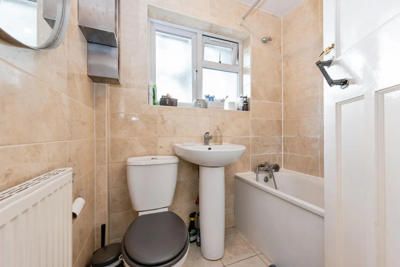 Islay Gardens, Hounslow, TW4, photo 12