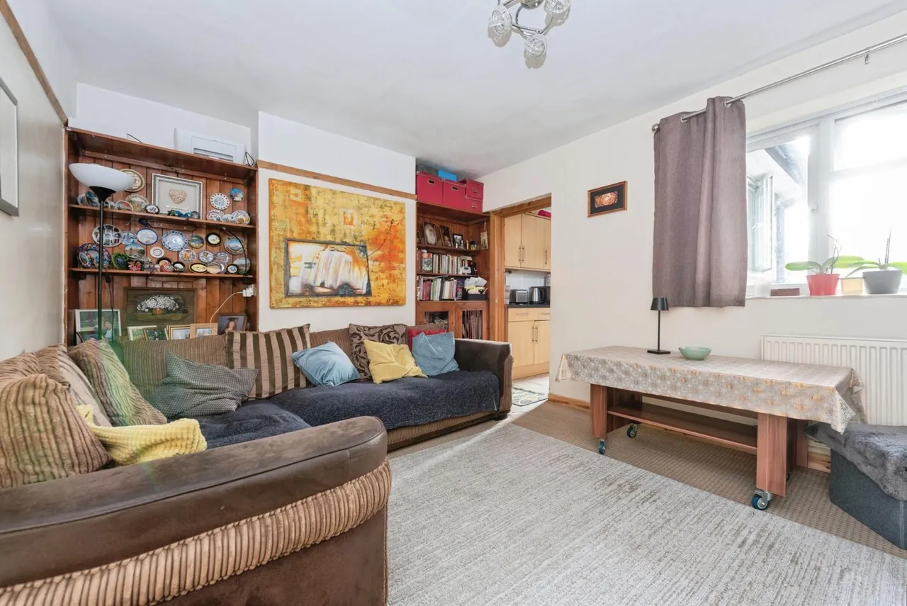 Islay Gardens, Hounslow, TW4, photo 4