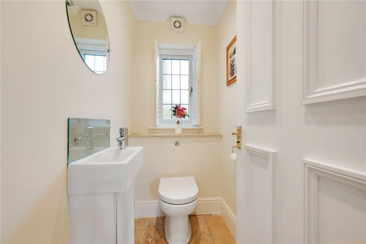 Sicklinghall Road, Wetherby, photo 10