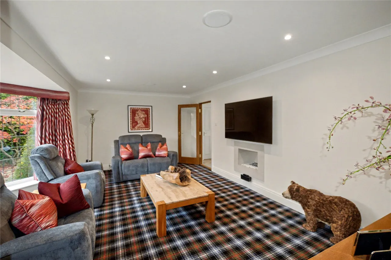Sicklinghall Road, Wetherby, photo 4