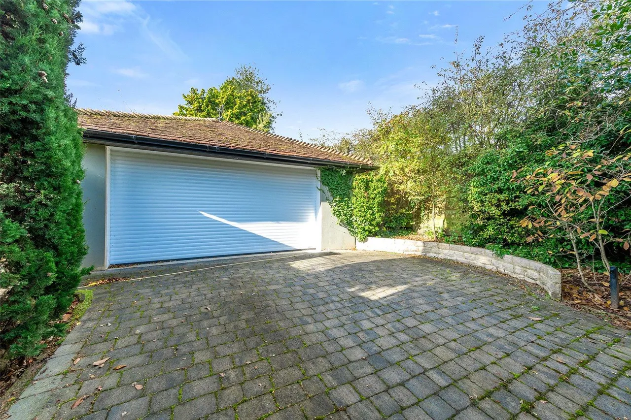 Sicklinghall Road, Wetherby, photo 23
