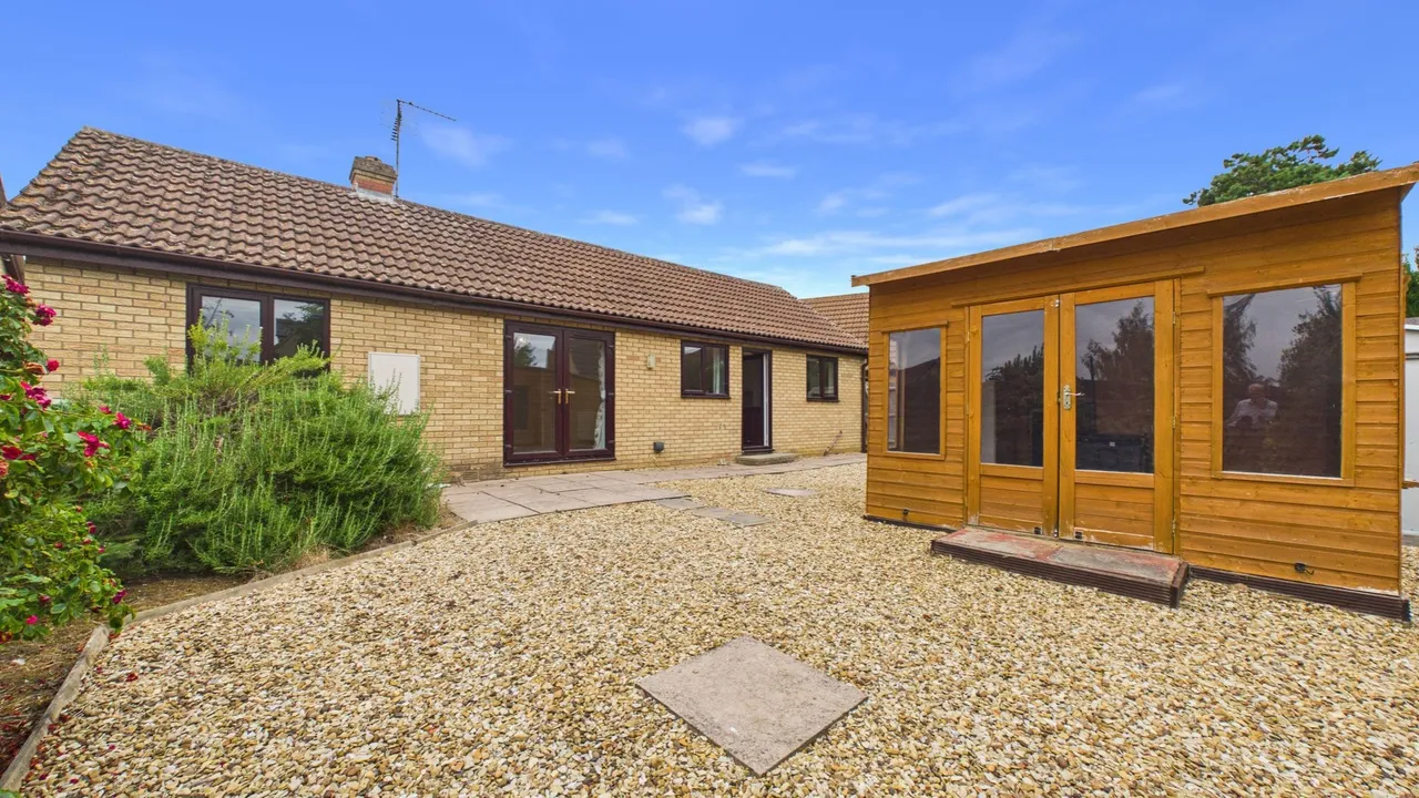 Orchard Close, Morton, Bourne, PE10, photo 17