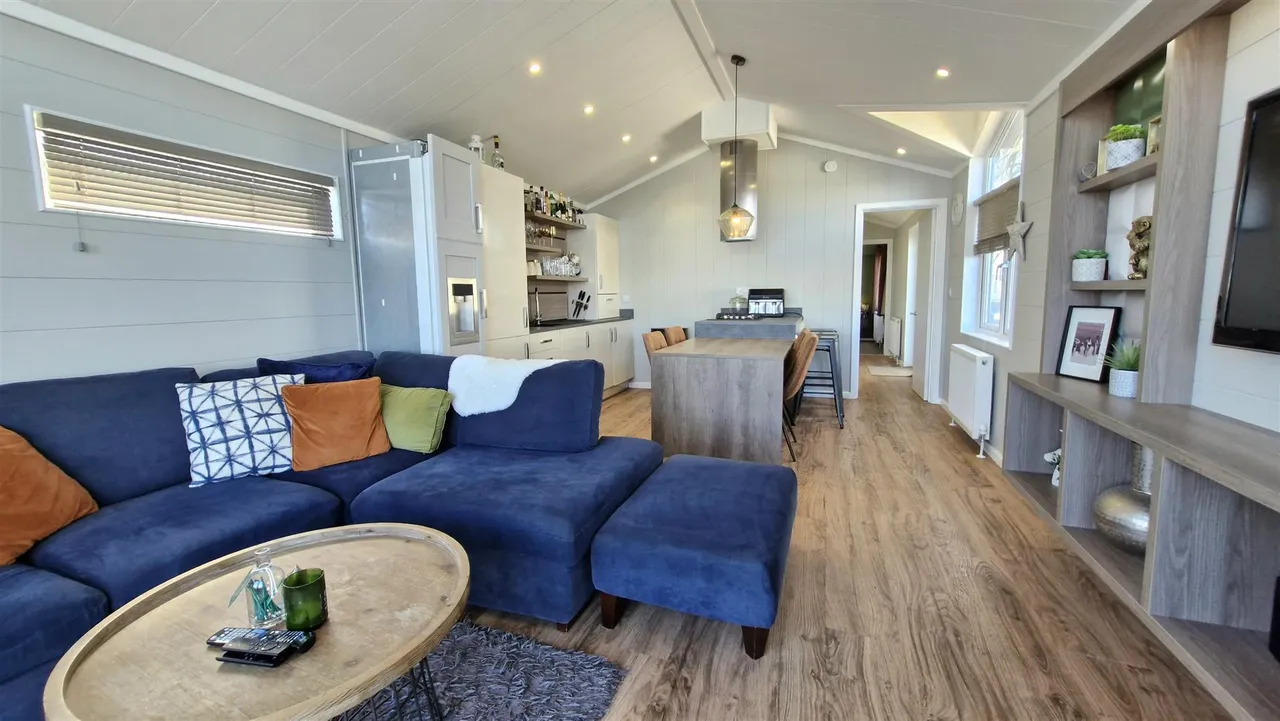 The Island, Tallington Lakes, PE9, photo 2
