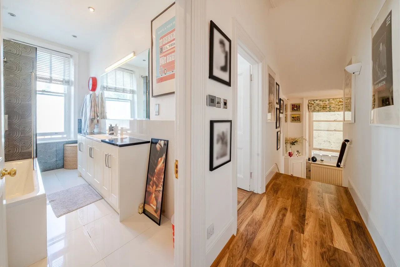 Sisters Avenue, London, SW11, photo 7