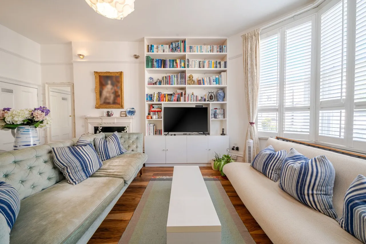 Sisters Avenue, London, SW11, photo 12