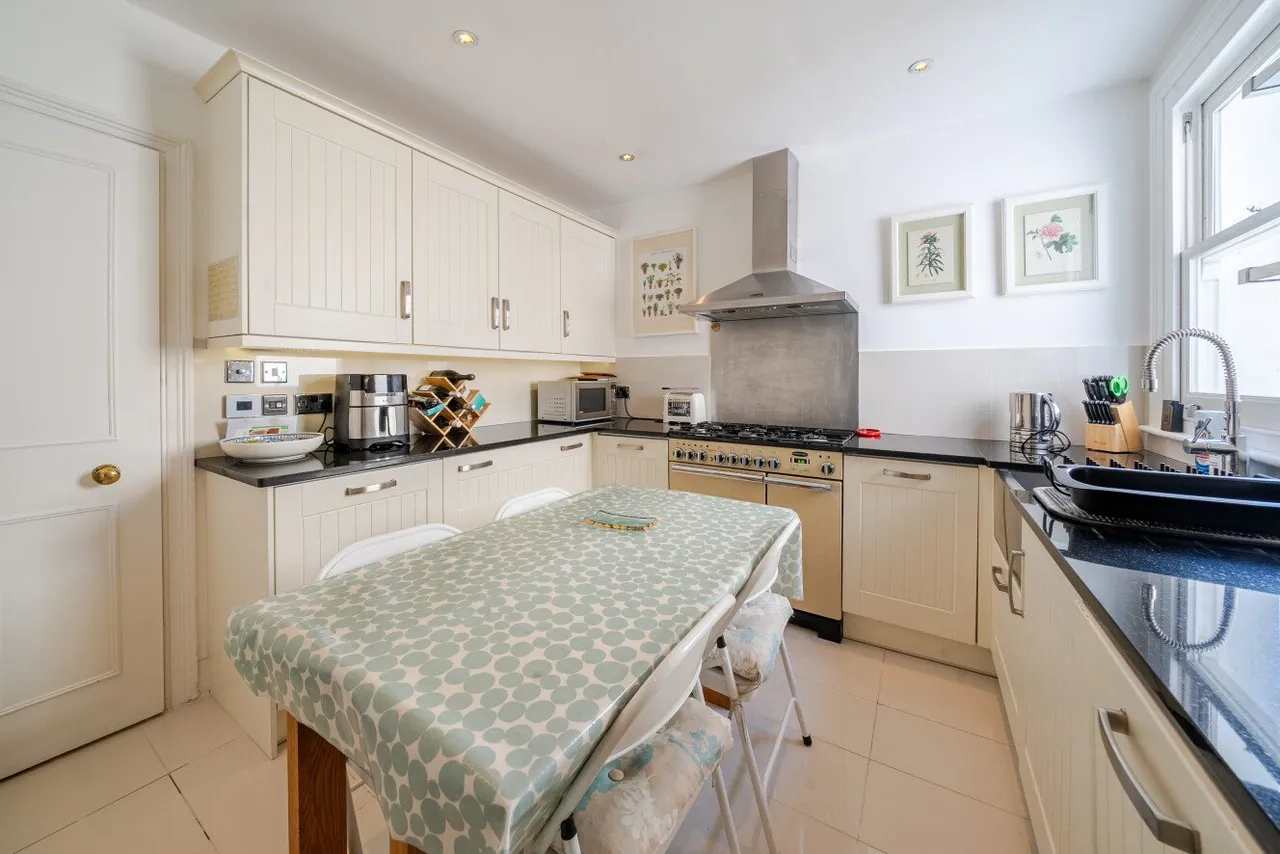 Sisters Avenue, London, SW11, photo 9