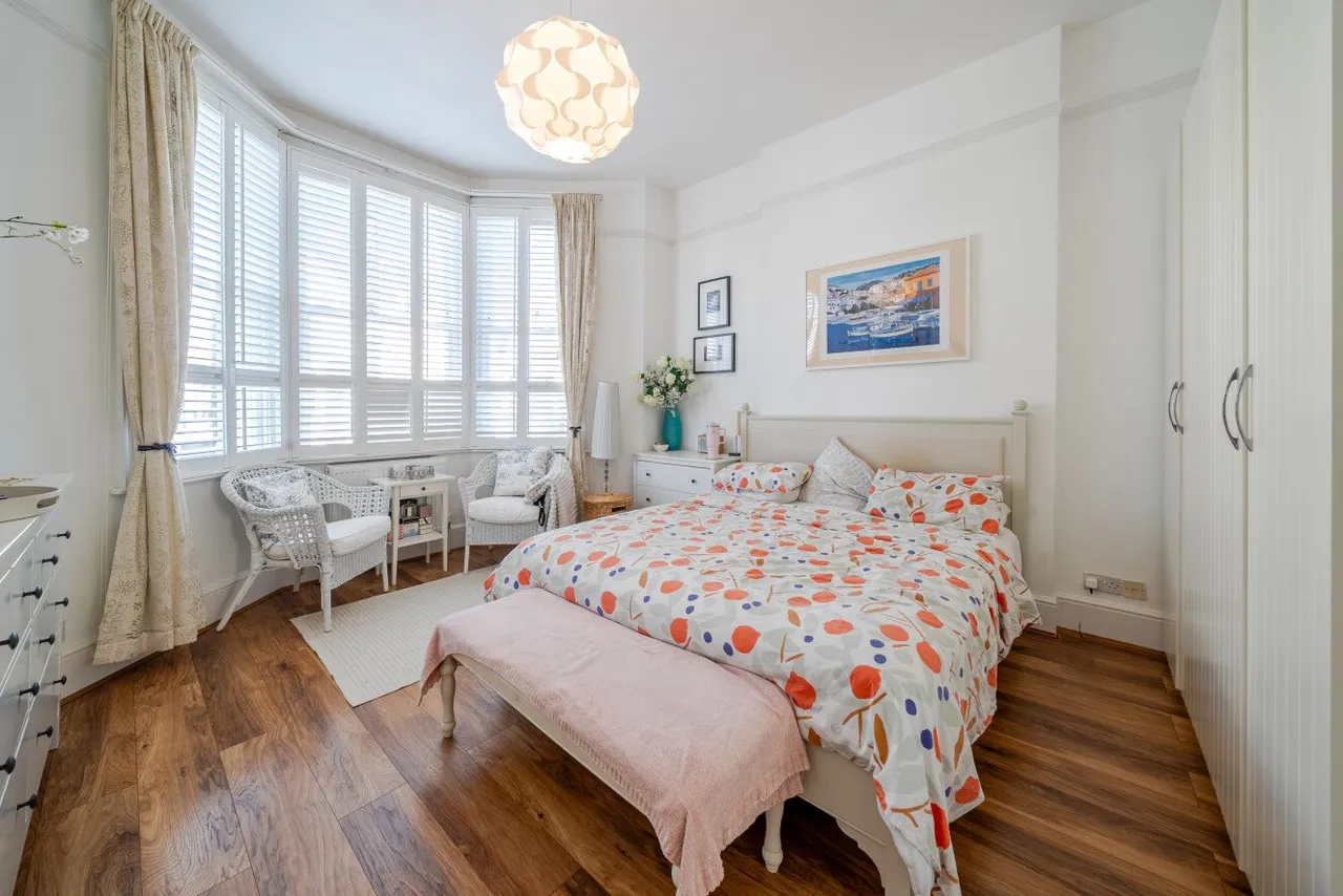 Sisters Avenue, London, SW11, photo 3