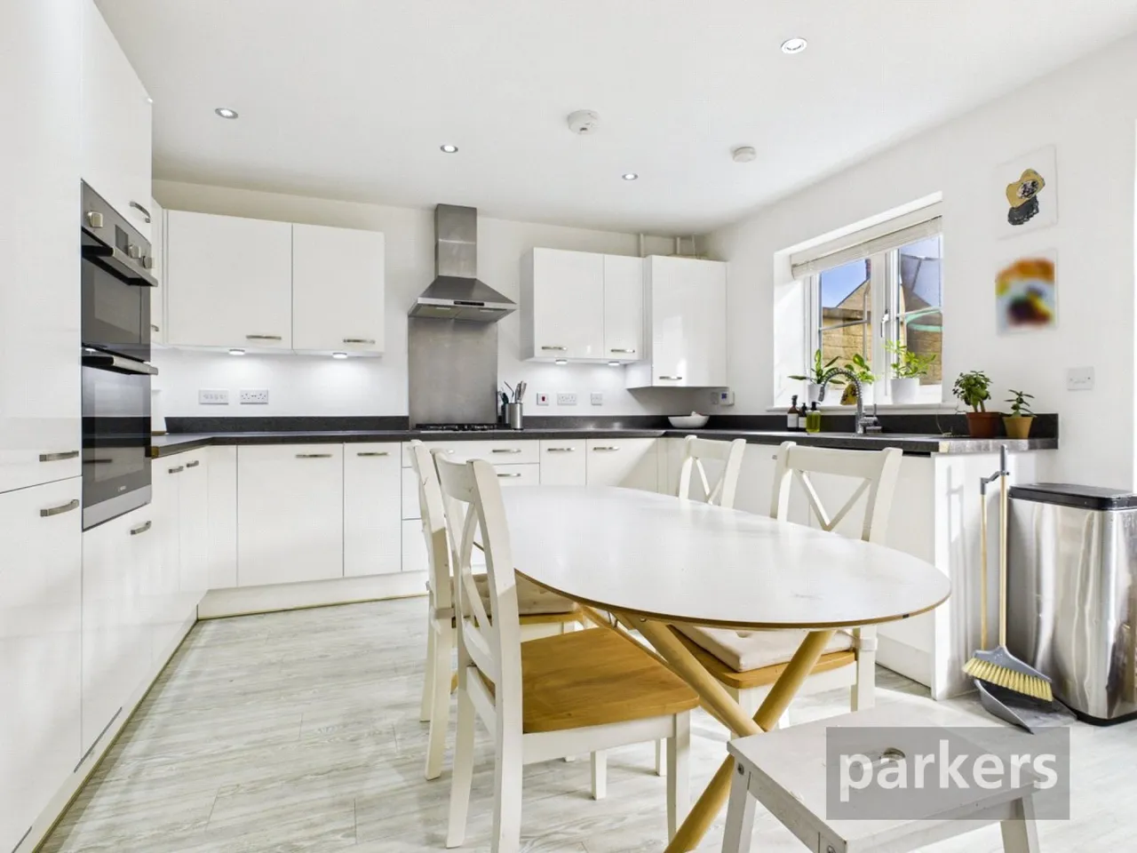 Giles Place, Bampton, OX18, photo 3