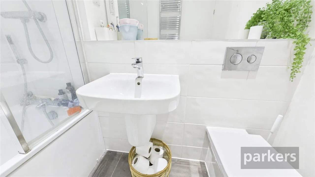 Giles Place, Bampton, OX18, photo 16