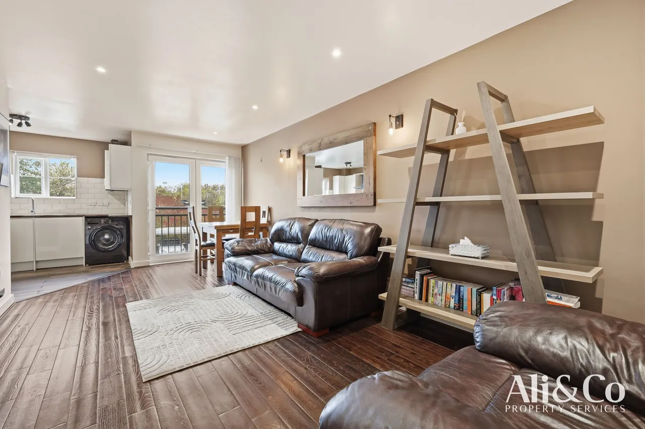 Fleming Road, Chafford Hundred, Grays, Essex, RM16 6YN, photo 2