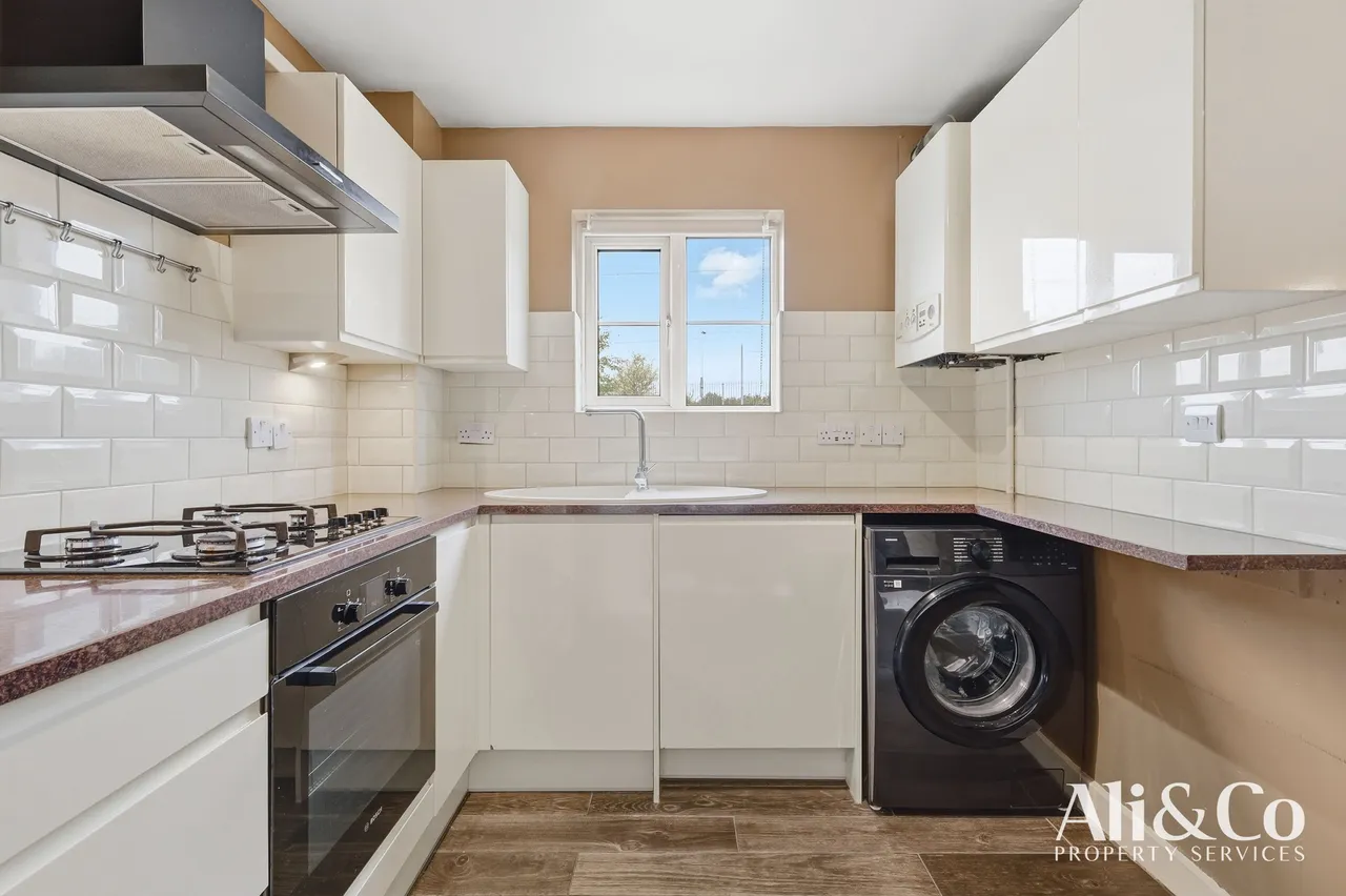 Fleming Road, Chafford Hundred, Grays, Essex, RM16 6YN, photo 5