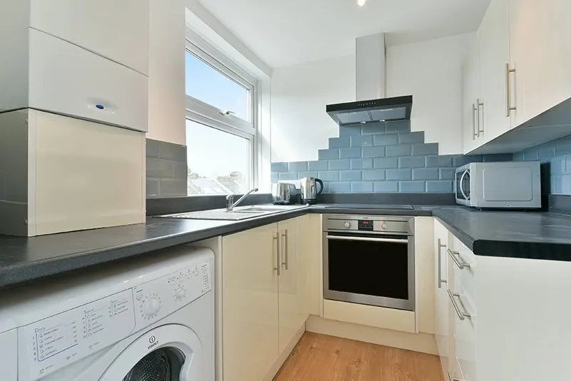 Ravenslea Road, London, SW12, photo 2